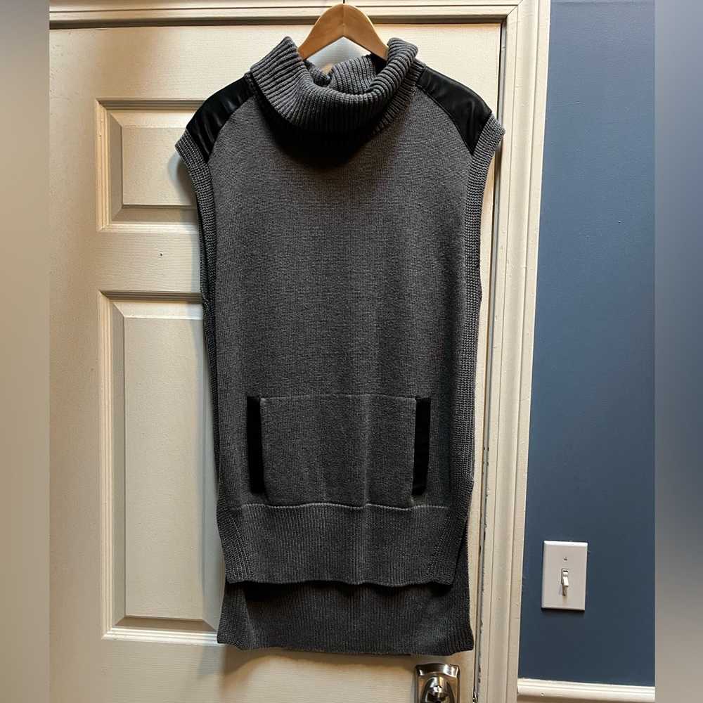Banana Republic Sleeveless Turtleneck Tunic Top